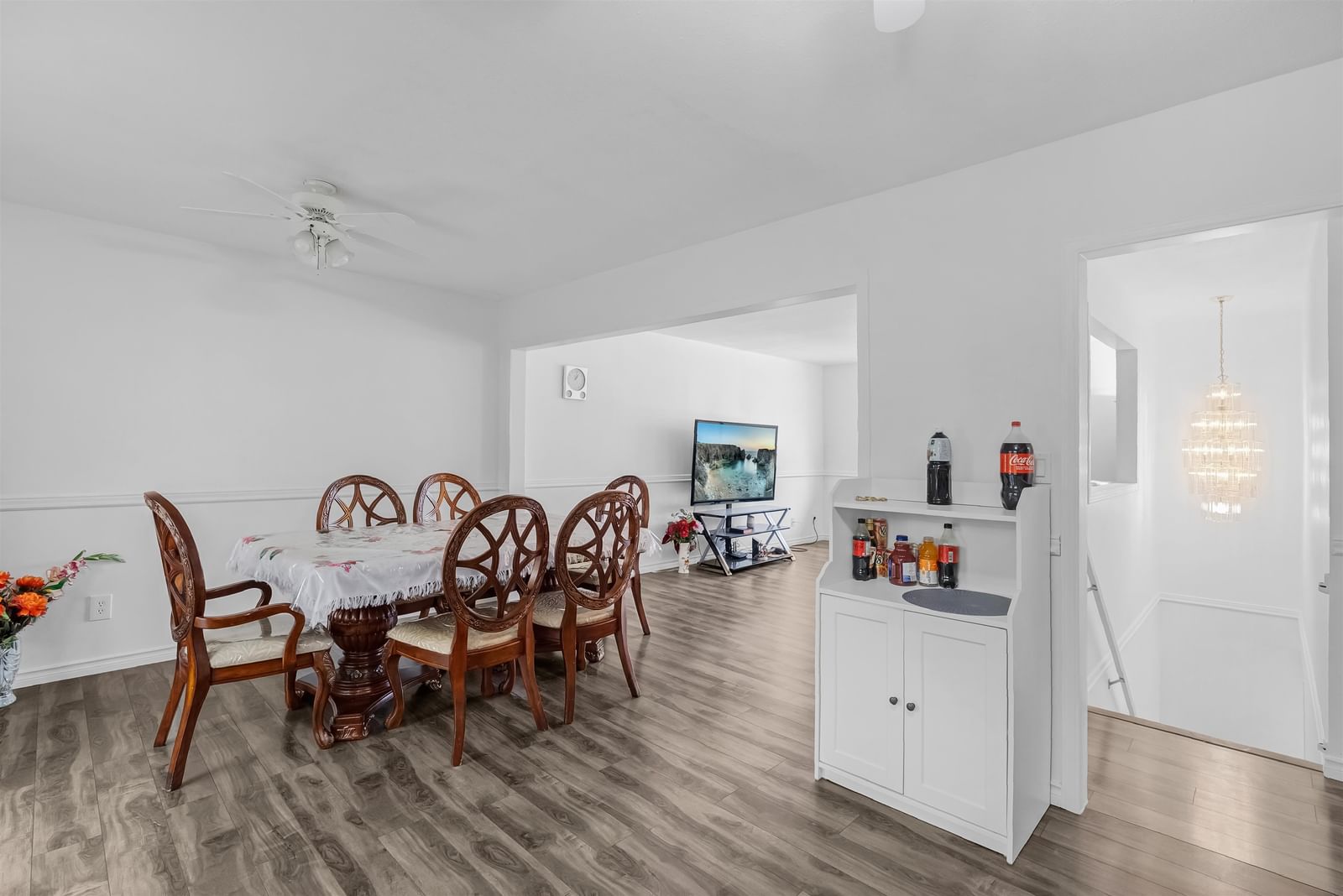 Listing Image 16