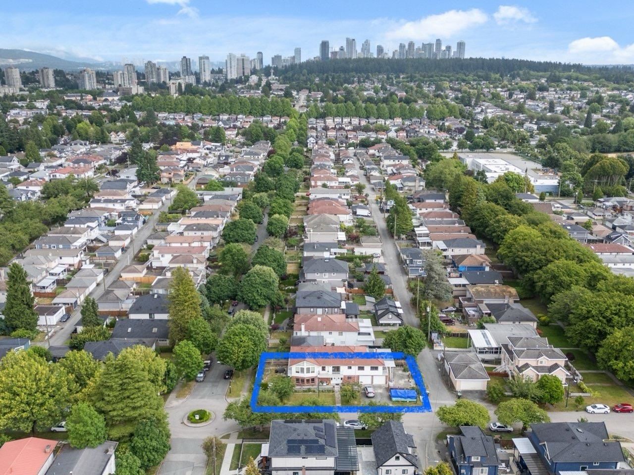 Listing Image 4