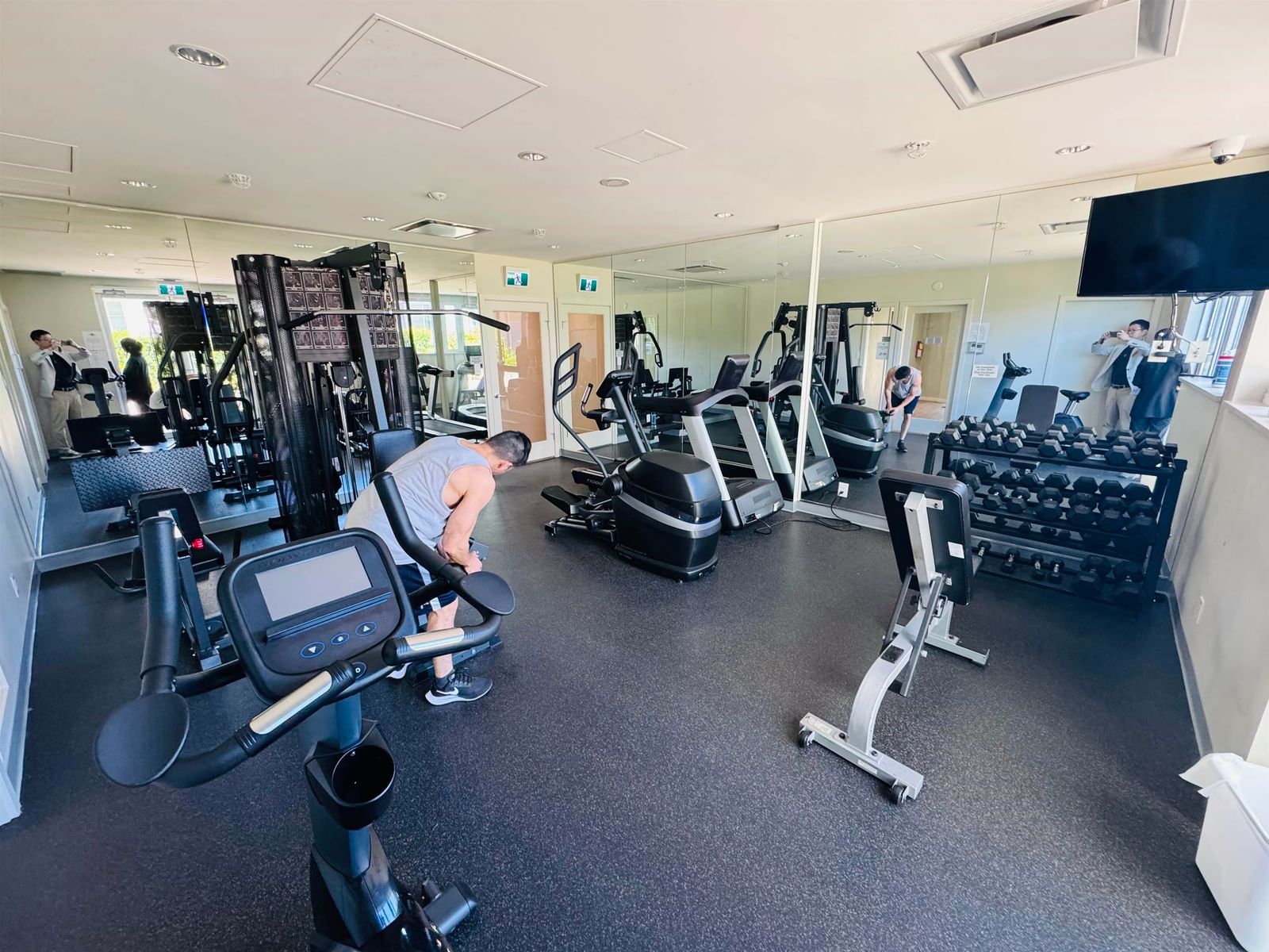Listing Image 10