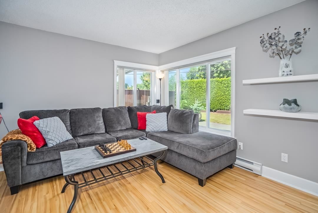 Listing Image 9