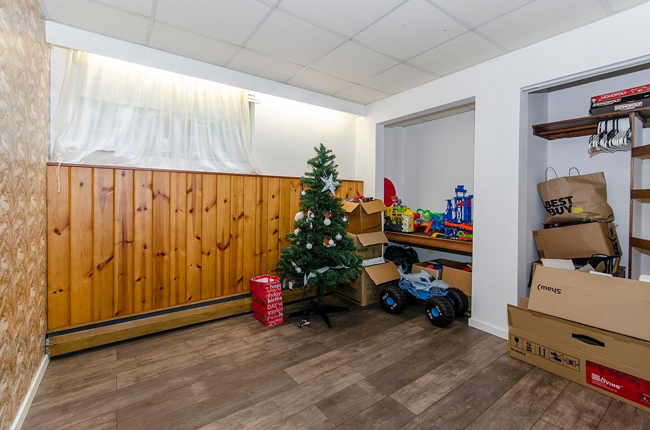 Listing Image 10