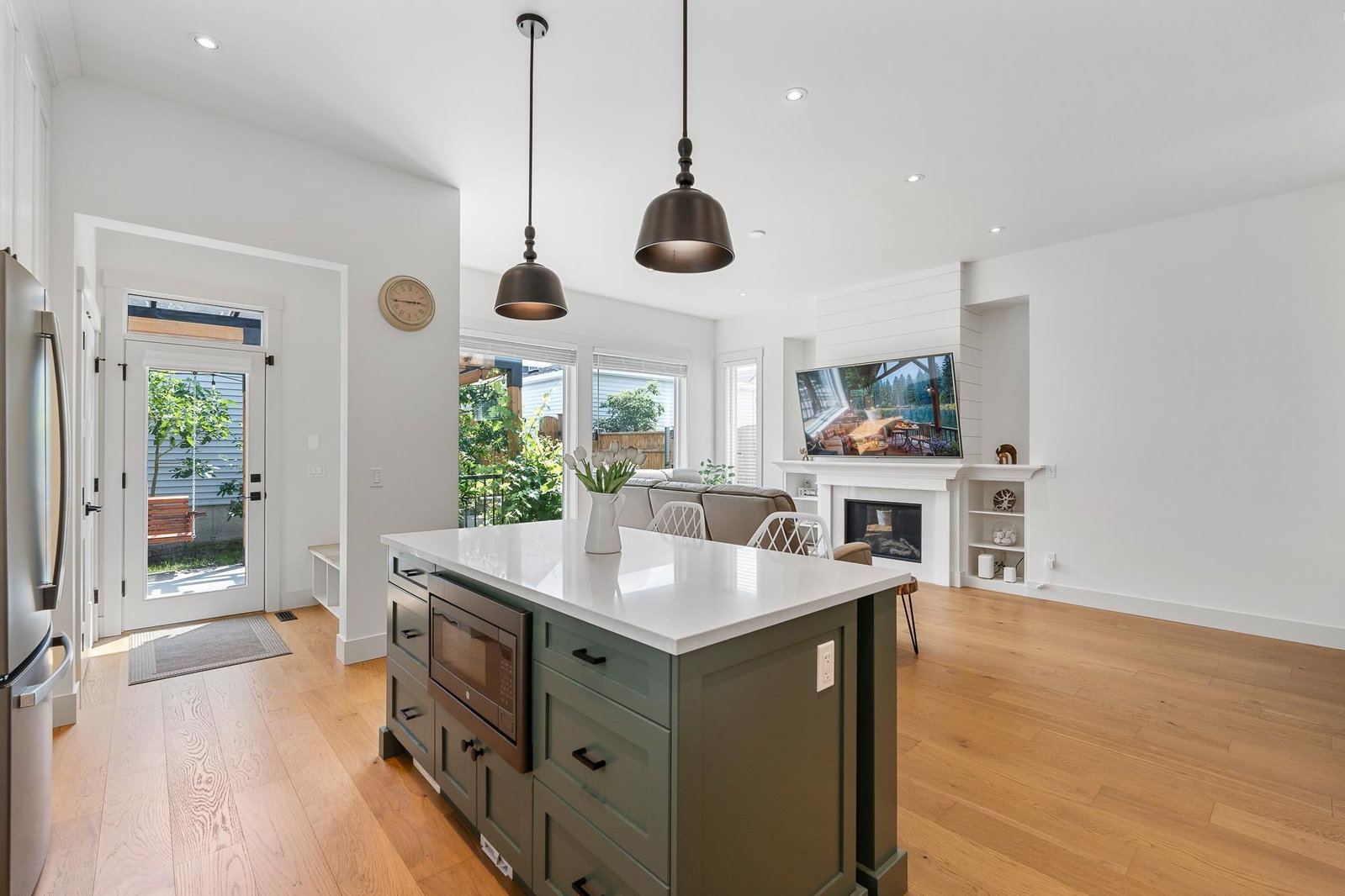 Listing Image 9