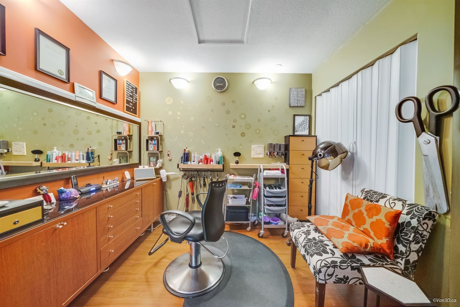 Listing Image 19