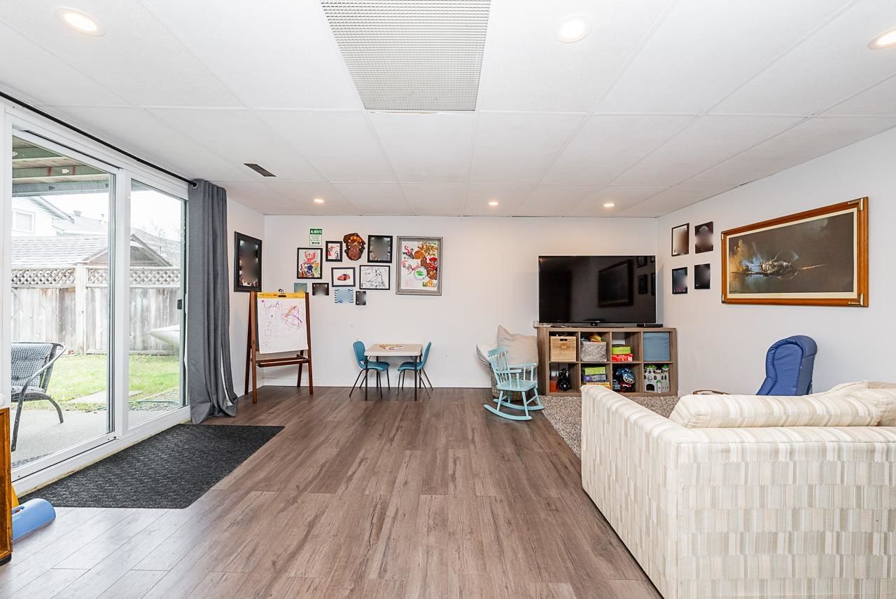 Listing Image 16