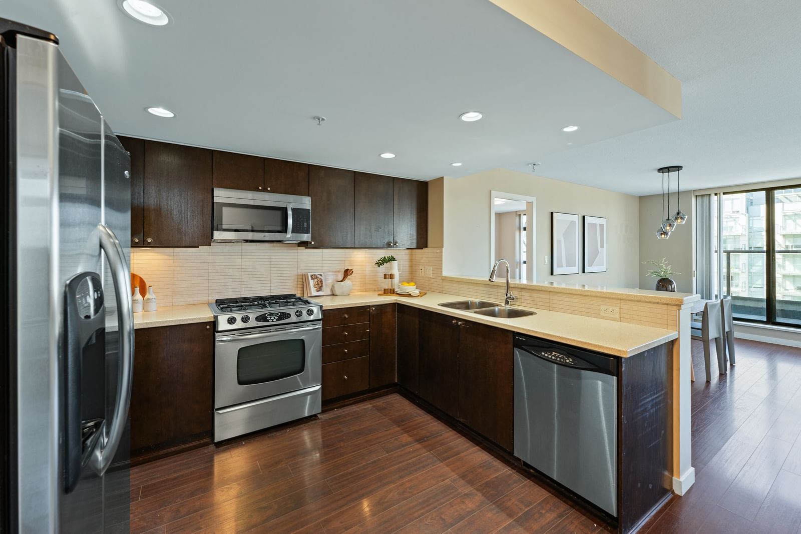 Listing Image 19
