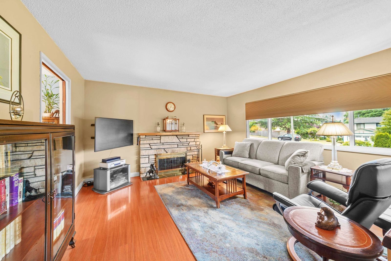 Listing Image 11