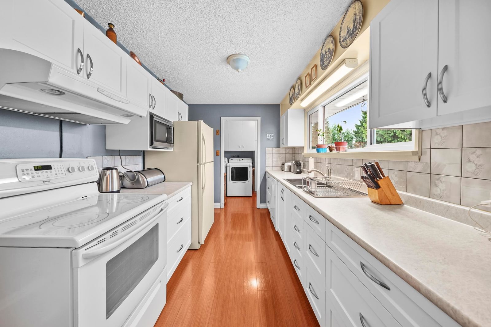 Listing Image 14