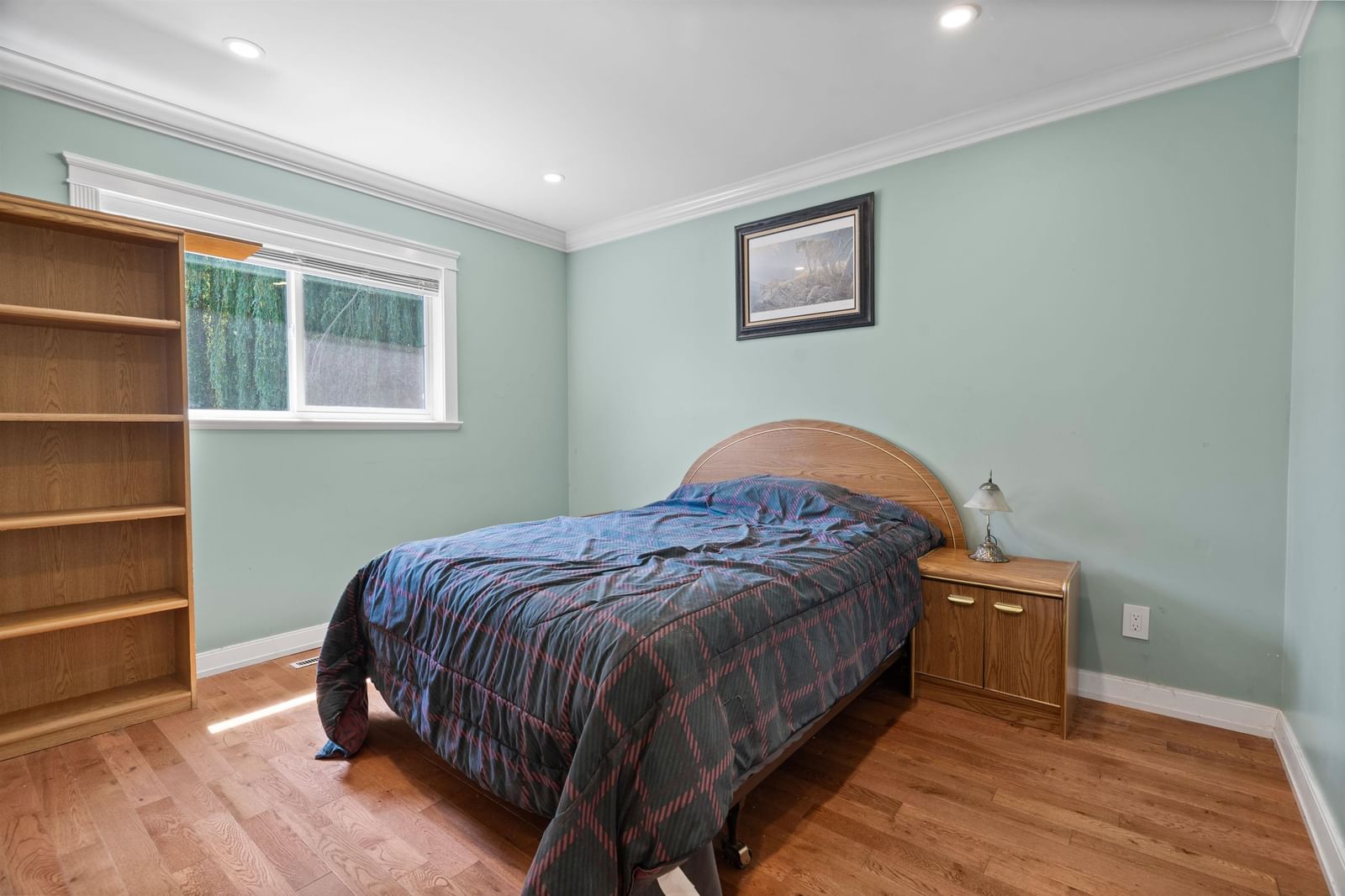 Listing Image 12
