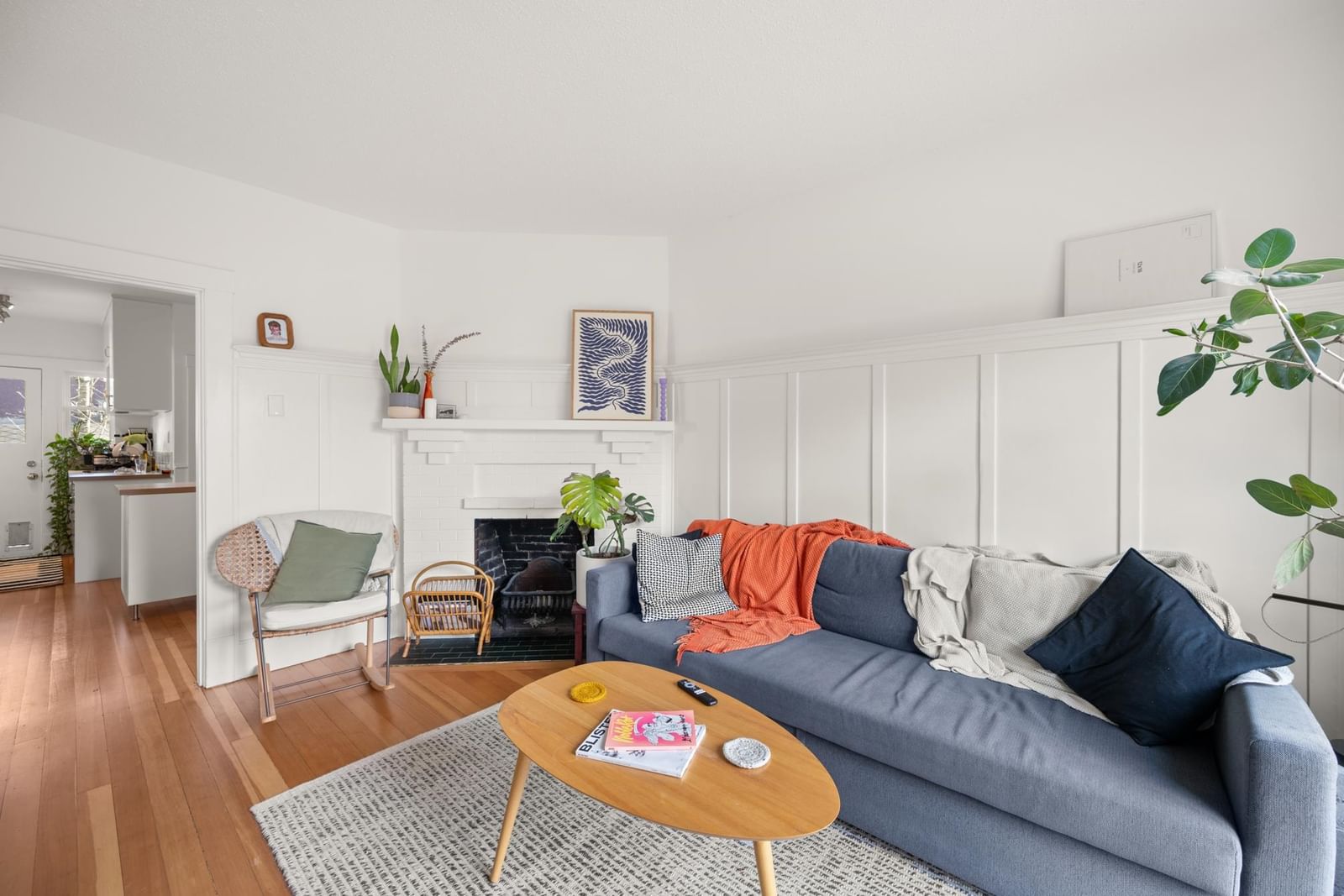 Listing Image 4
