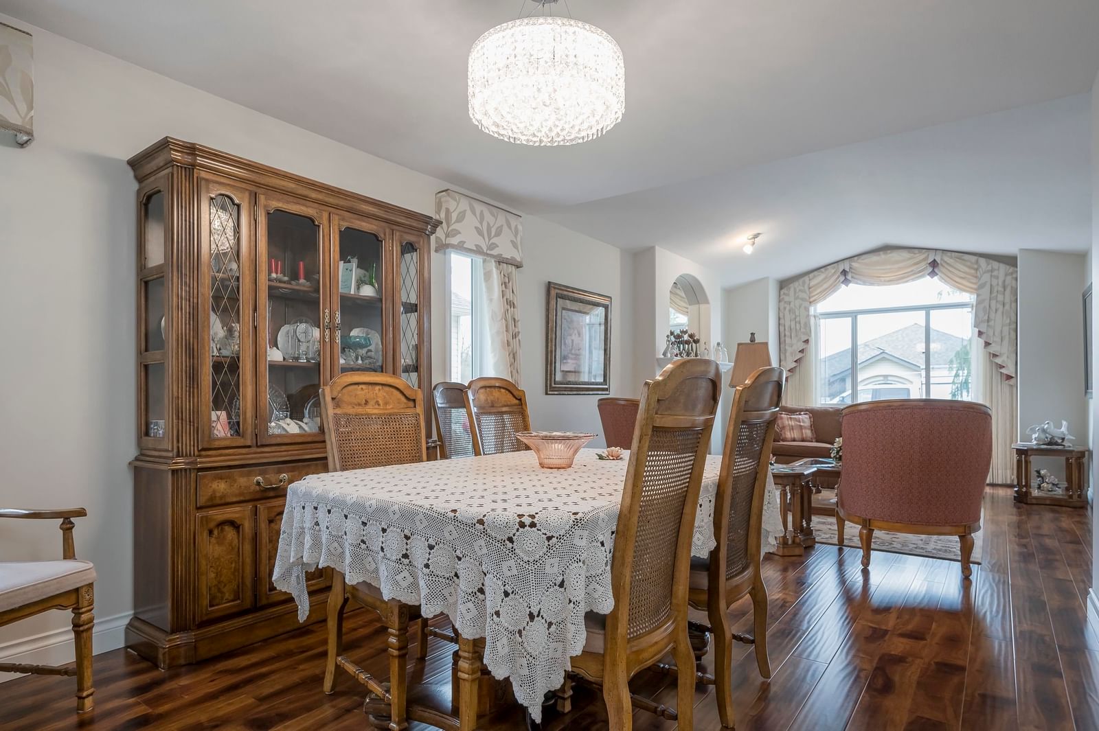 Listing Image 11