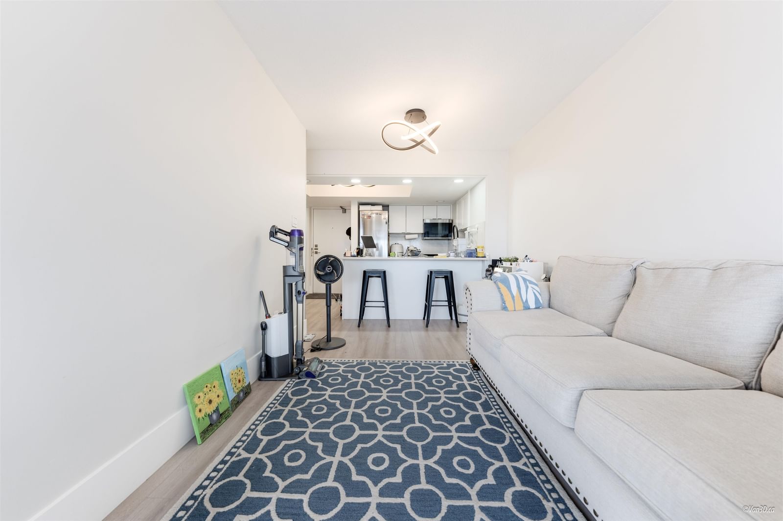 Listing Image 16