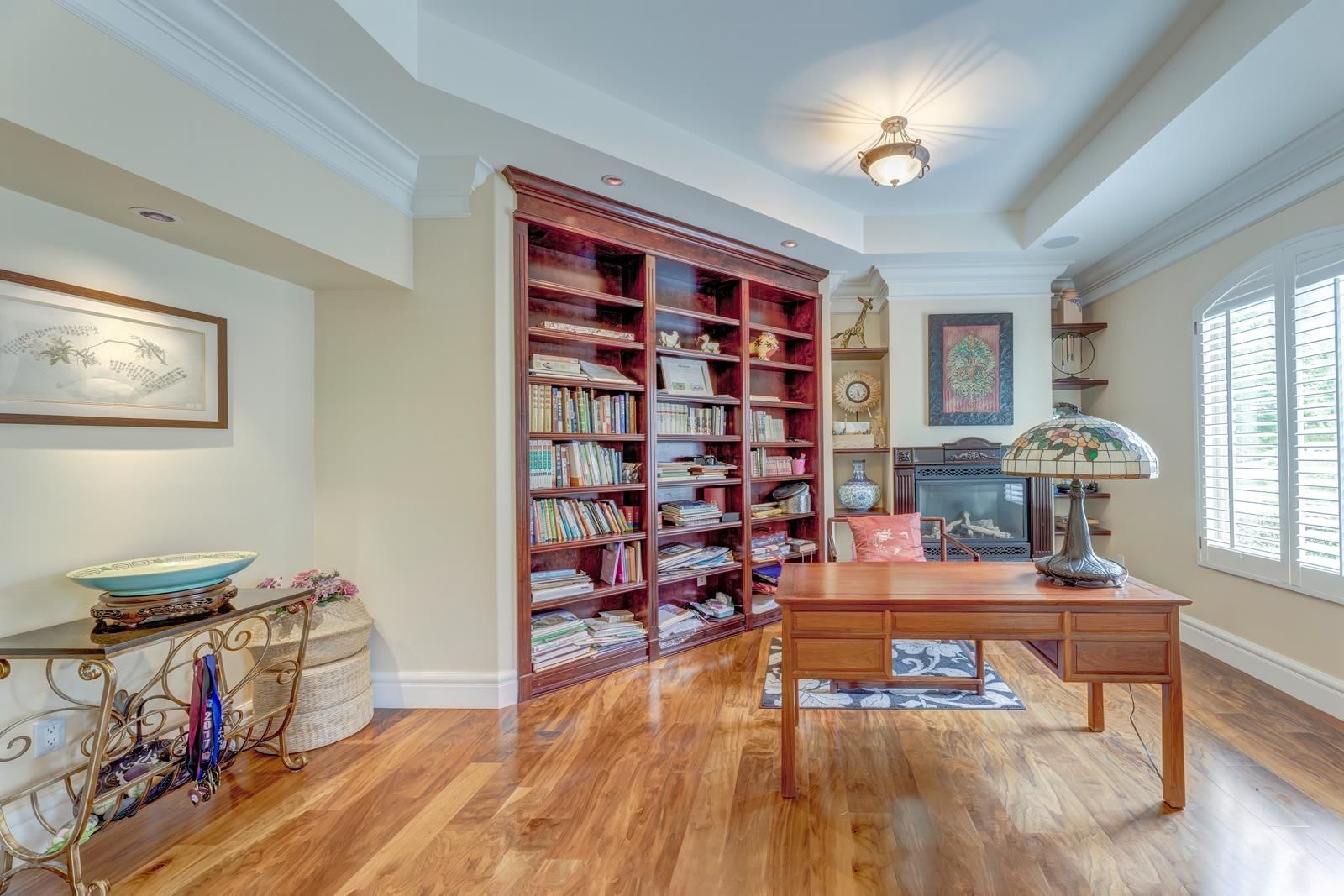 Listing Image 10