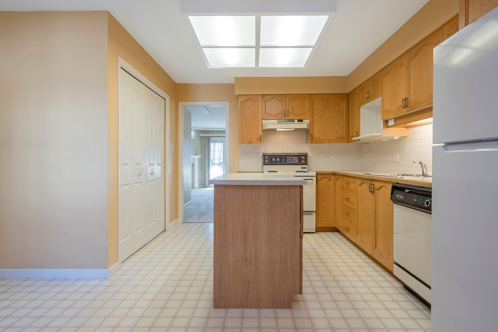Listing Image 20