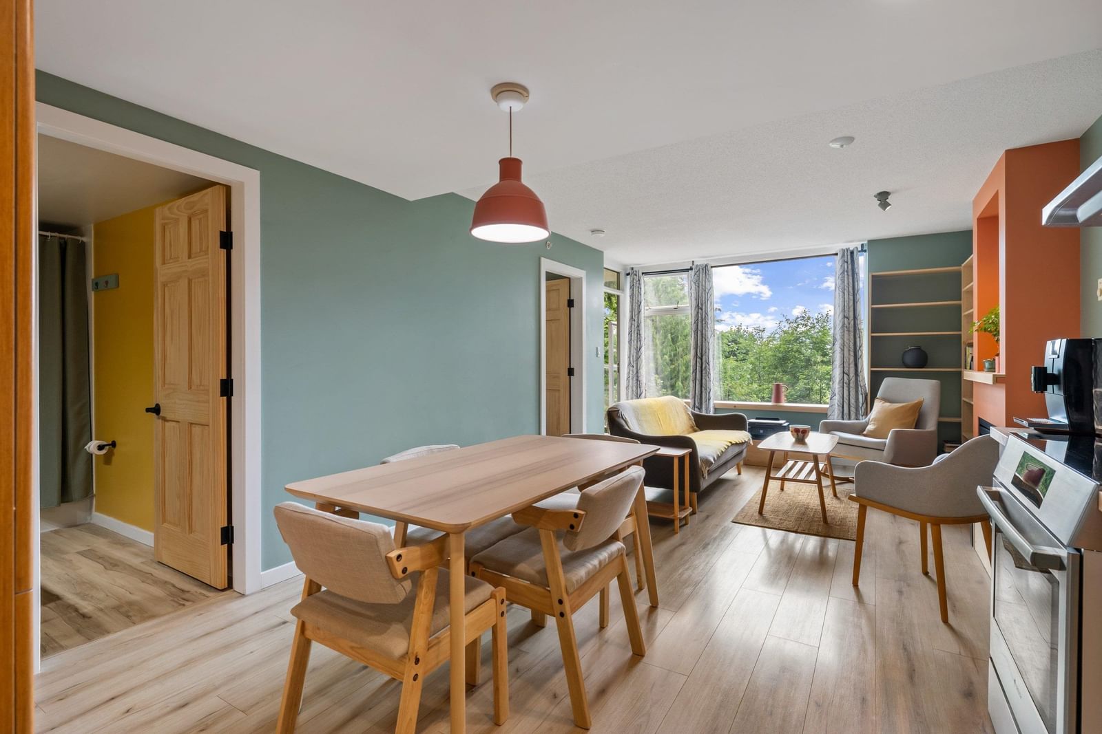 Listing Image 9