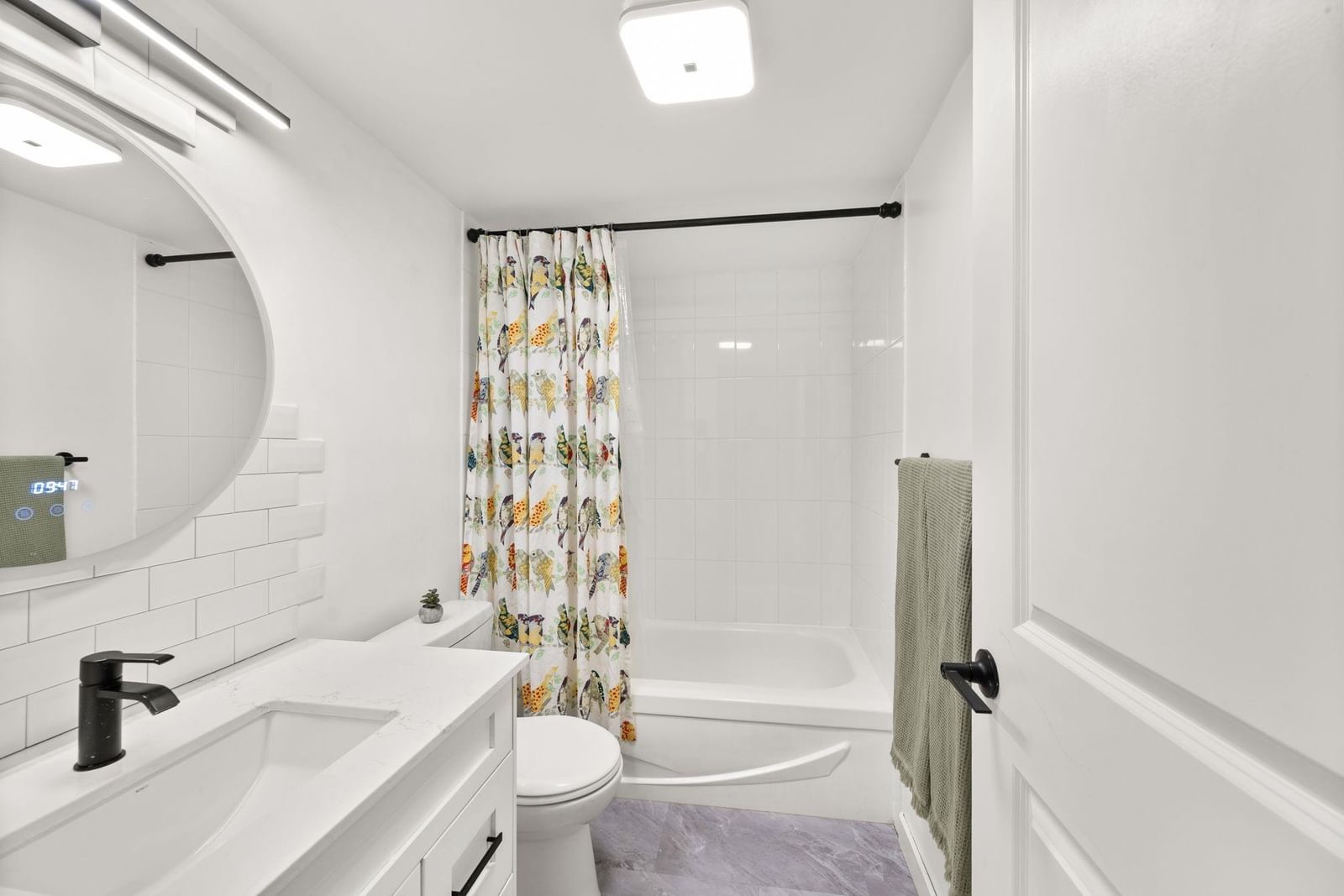 Listing Image 19
