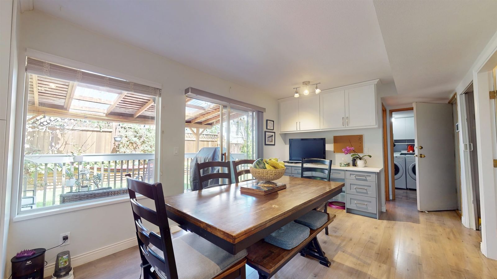 Listing Image 10