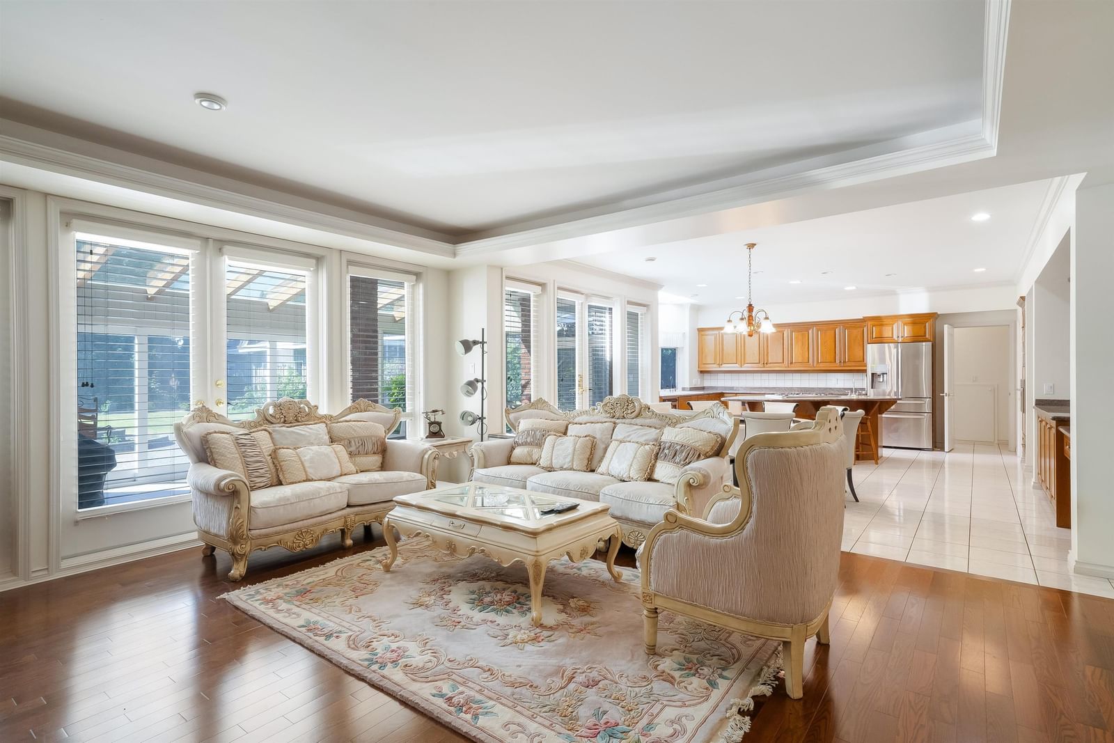 Listing Image 10