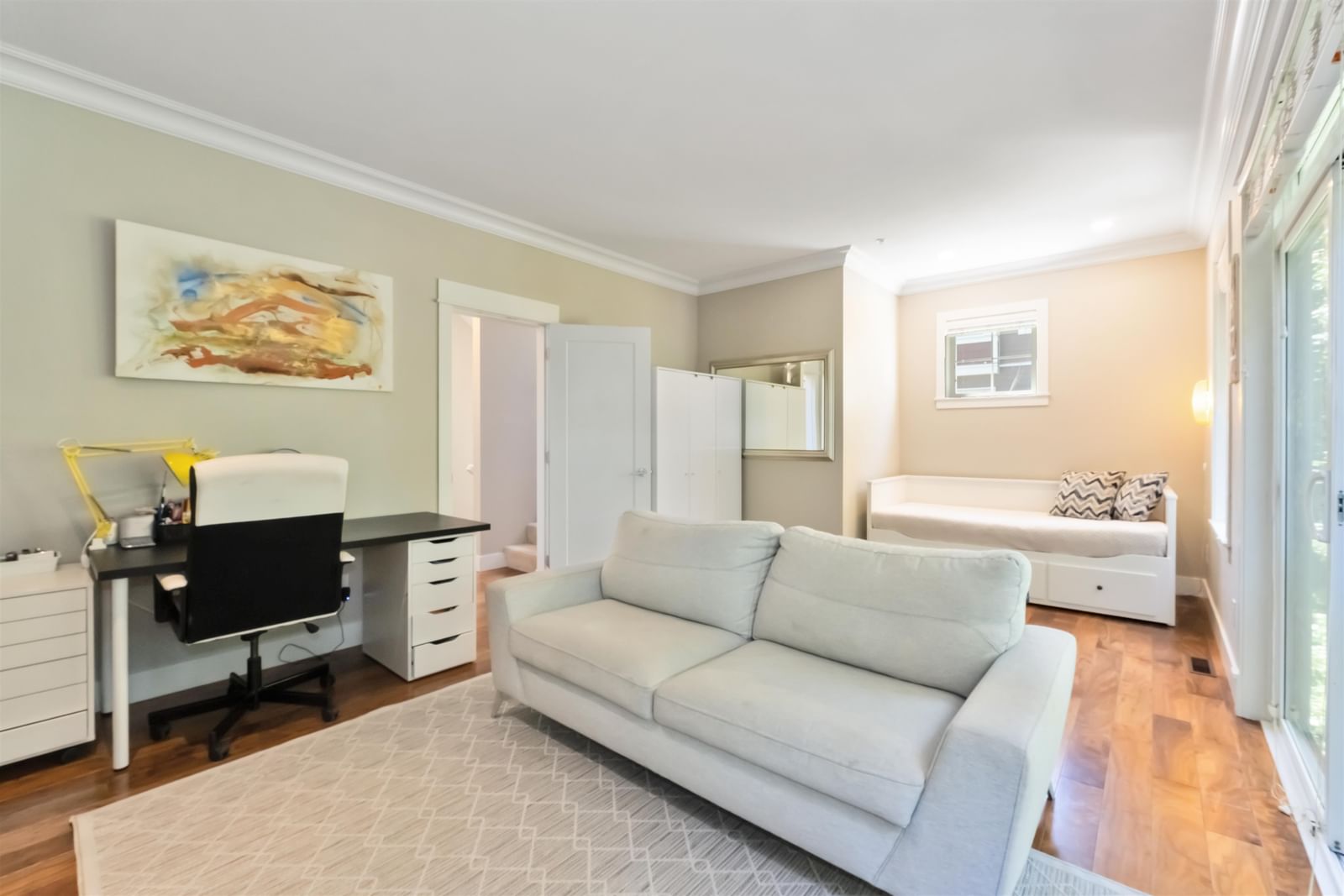 Listing Image 14