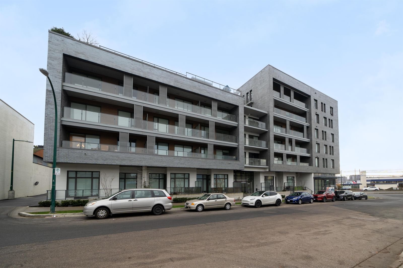 Listing Image 15