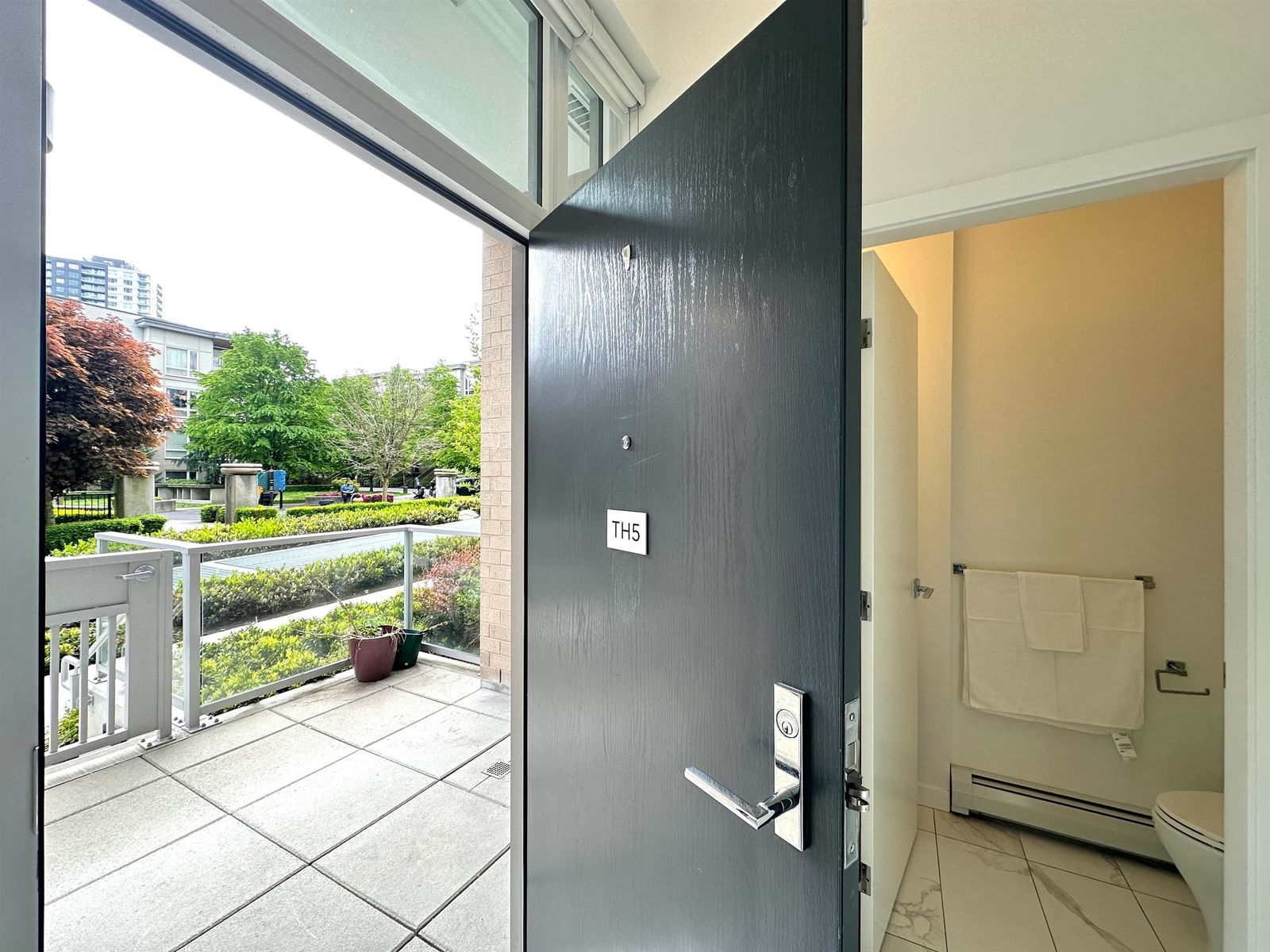 Listing Image 5