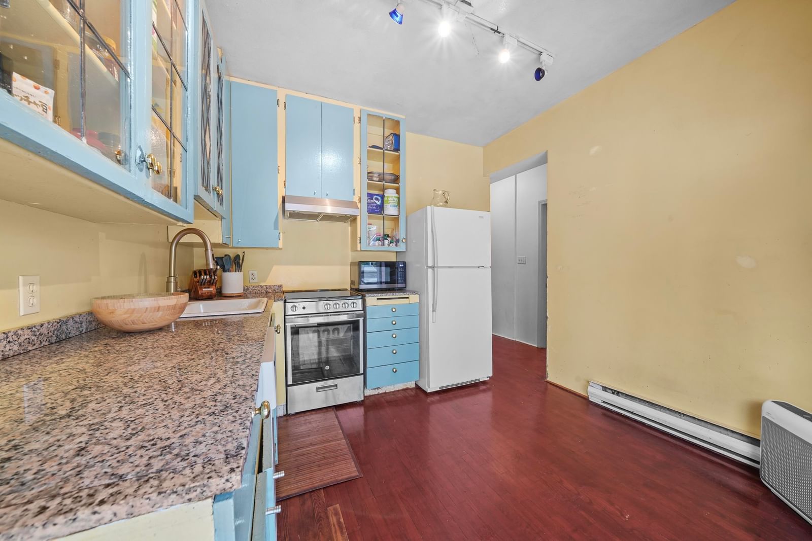 Listing Image 9