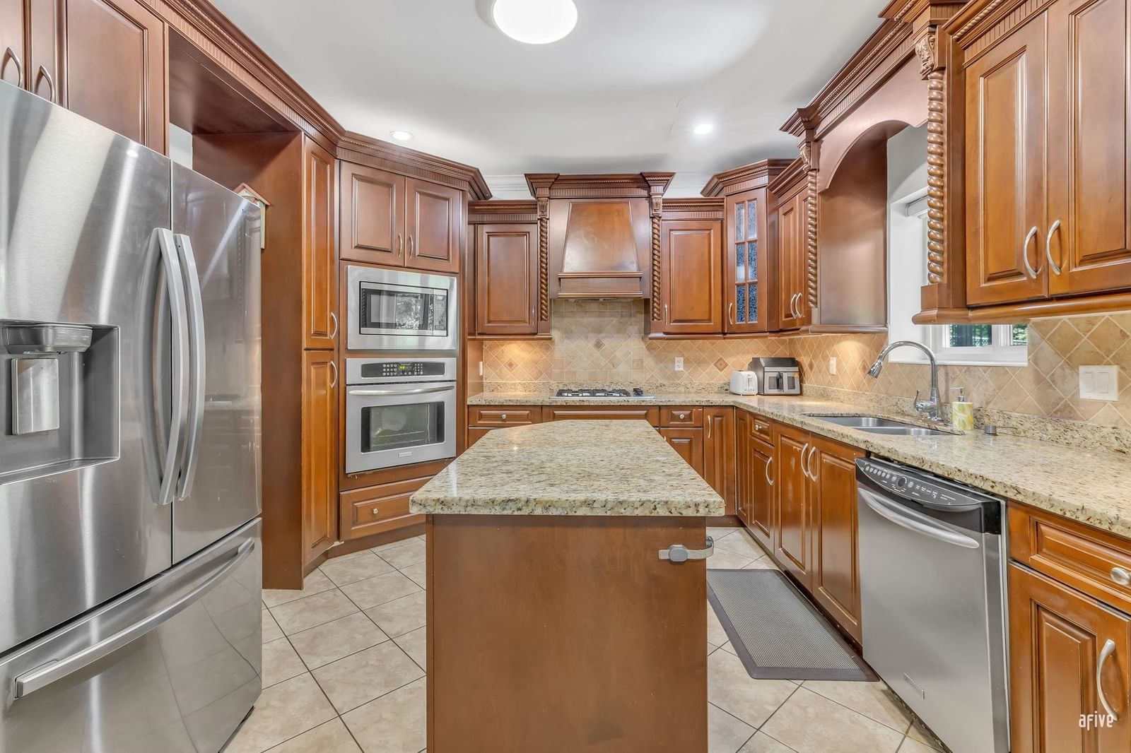 Listing Image 13
