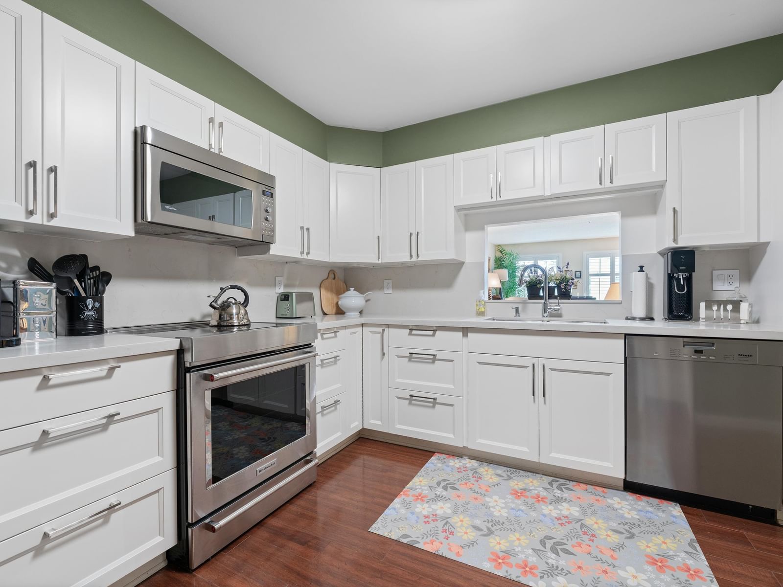 Listing Image 10