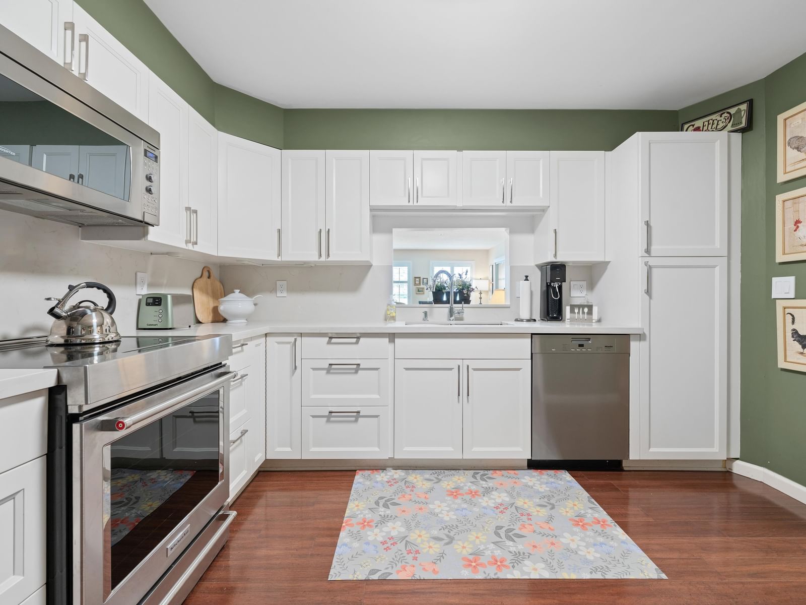 Listing Image 11