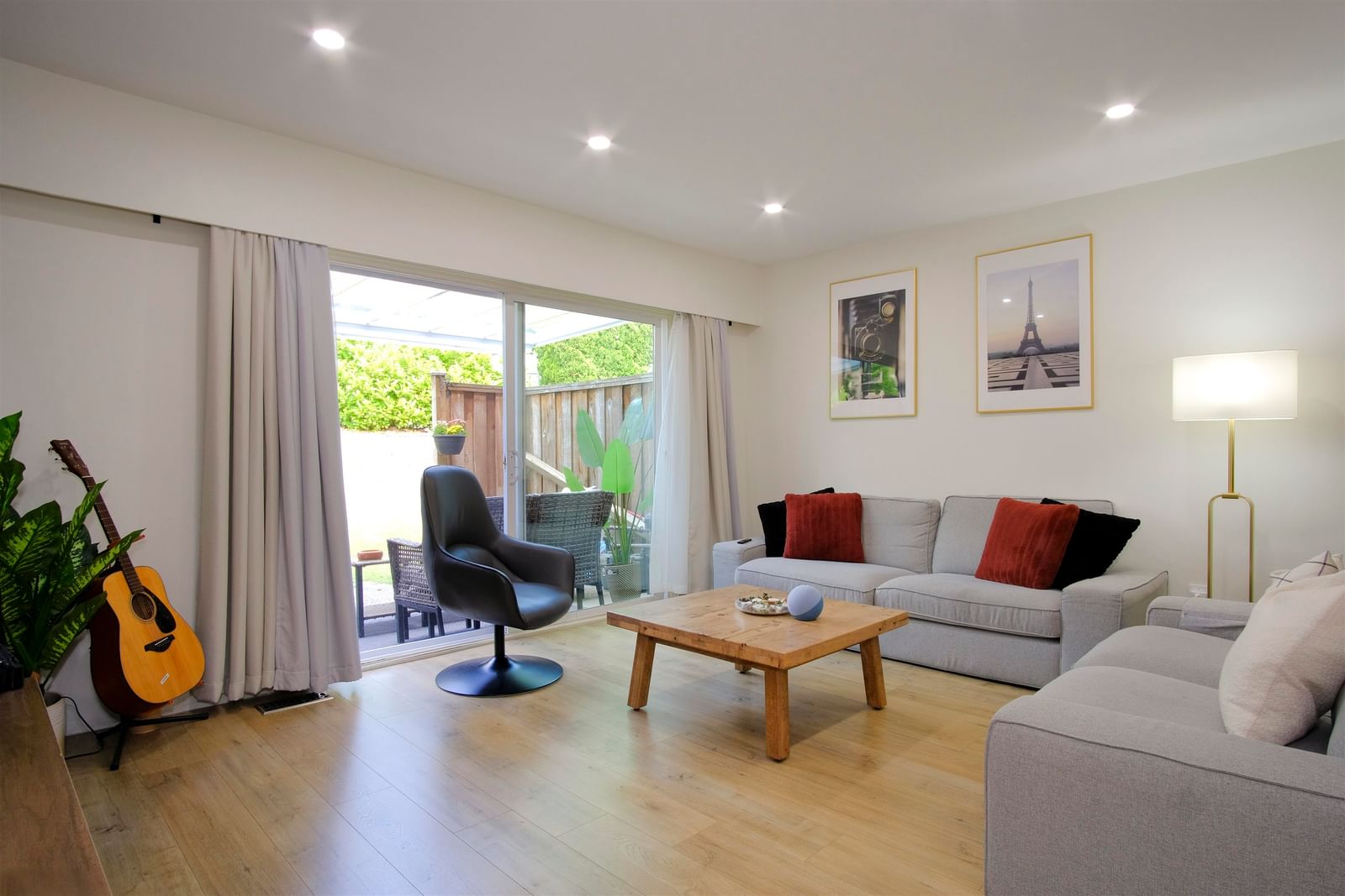 Listing Image 12