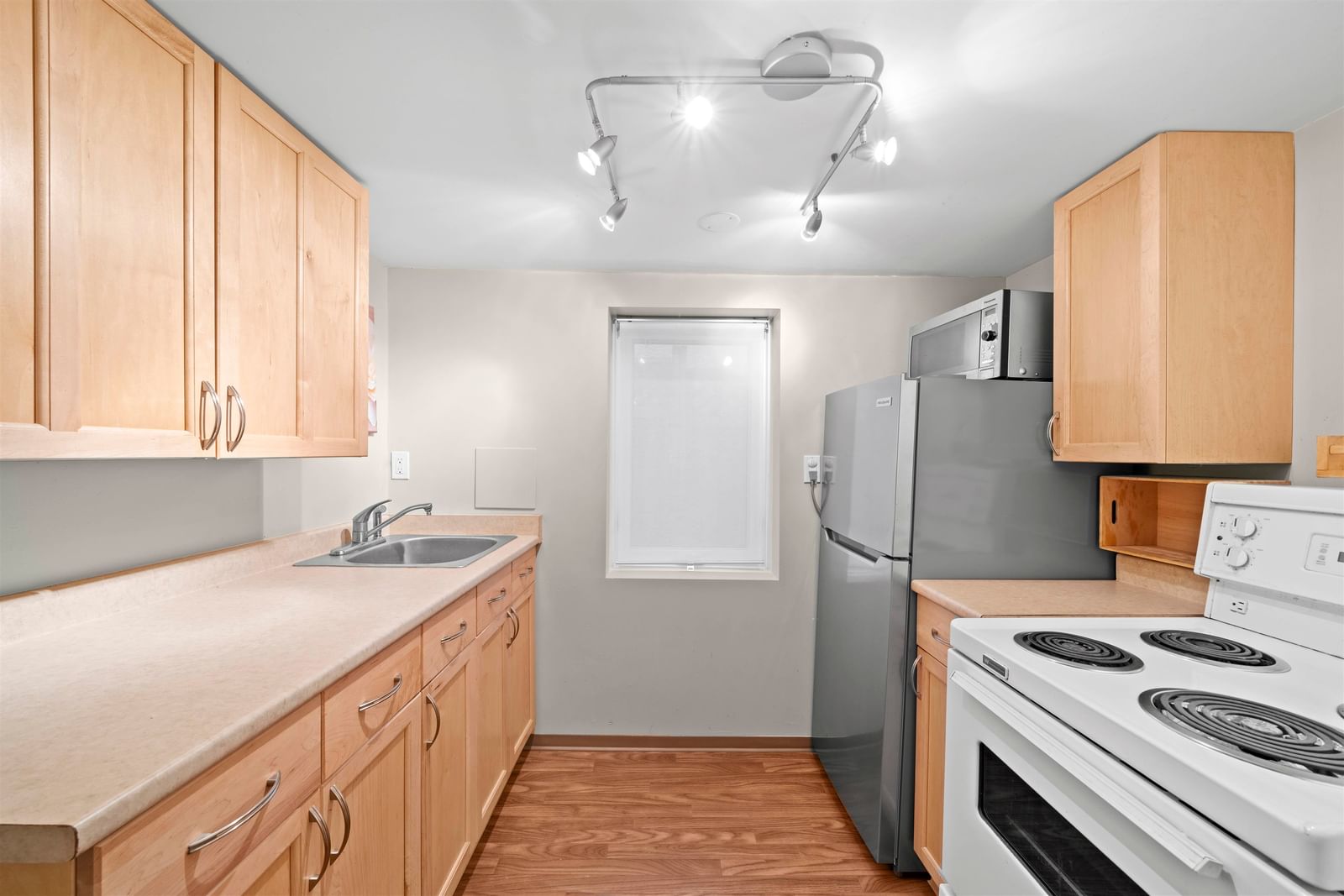Listing Image 20
