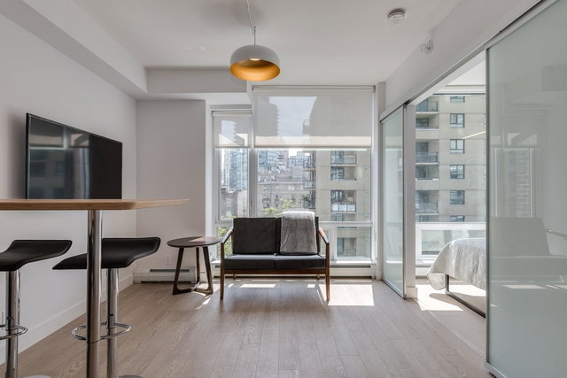 1206 - 1283 Howe Street