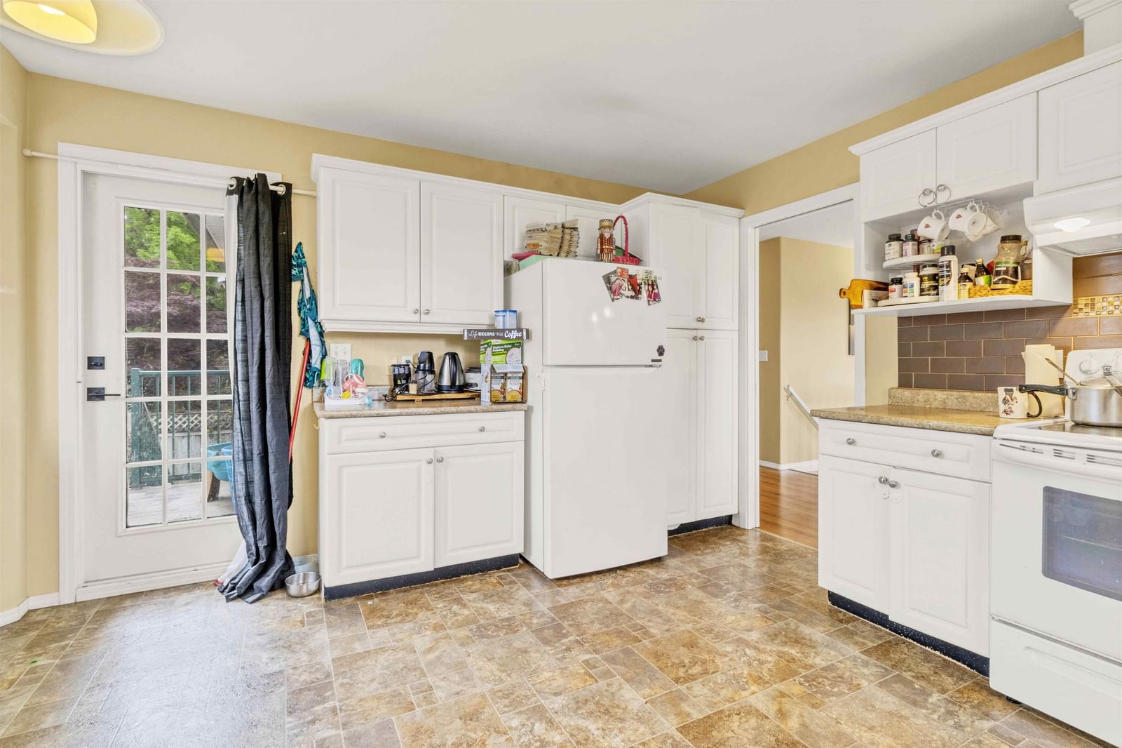 Listing Image 19