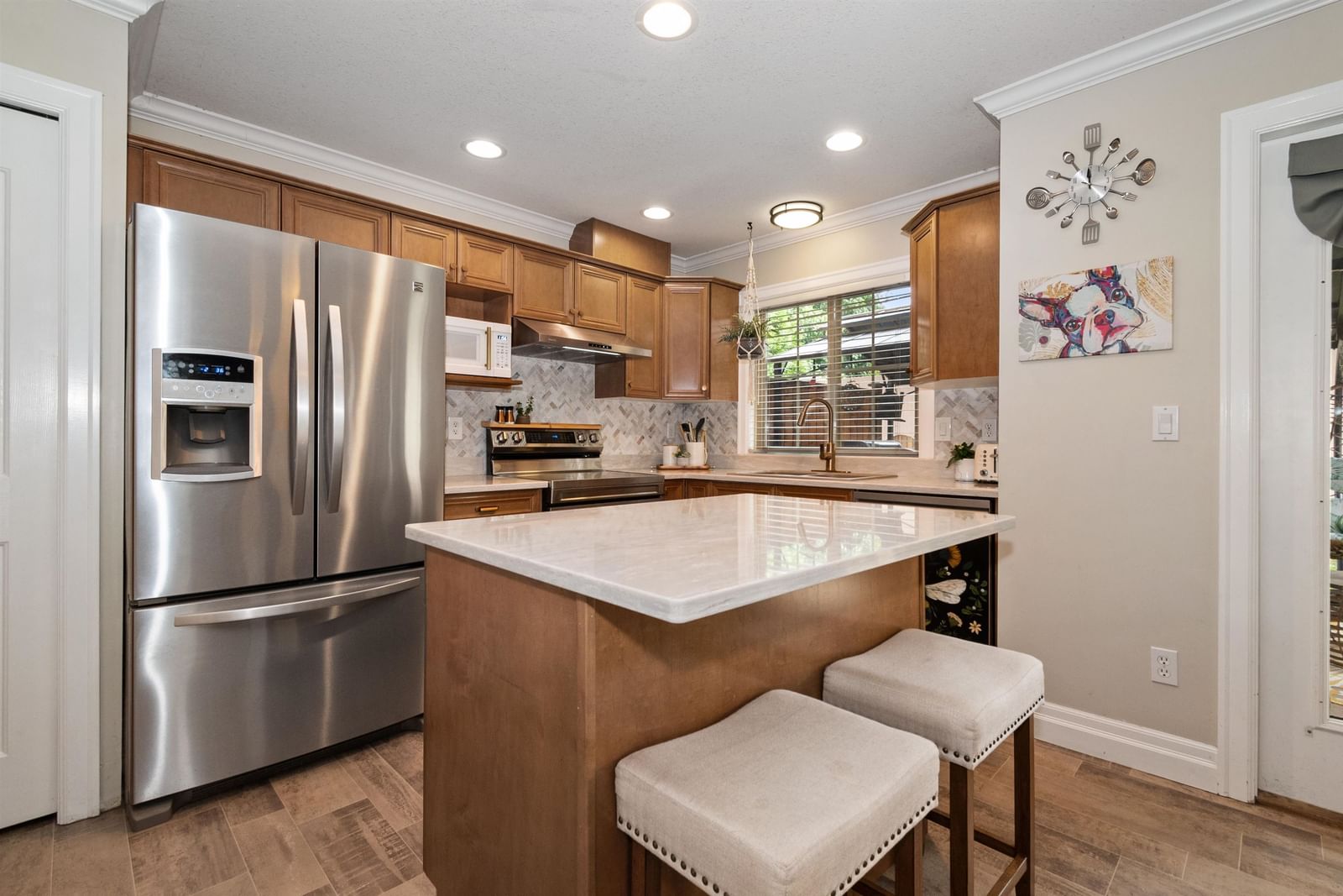 Listing Image 11