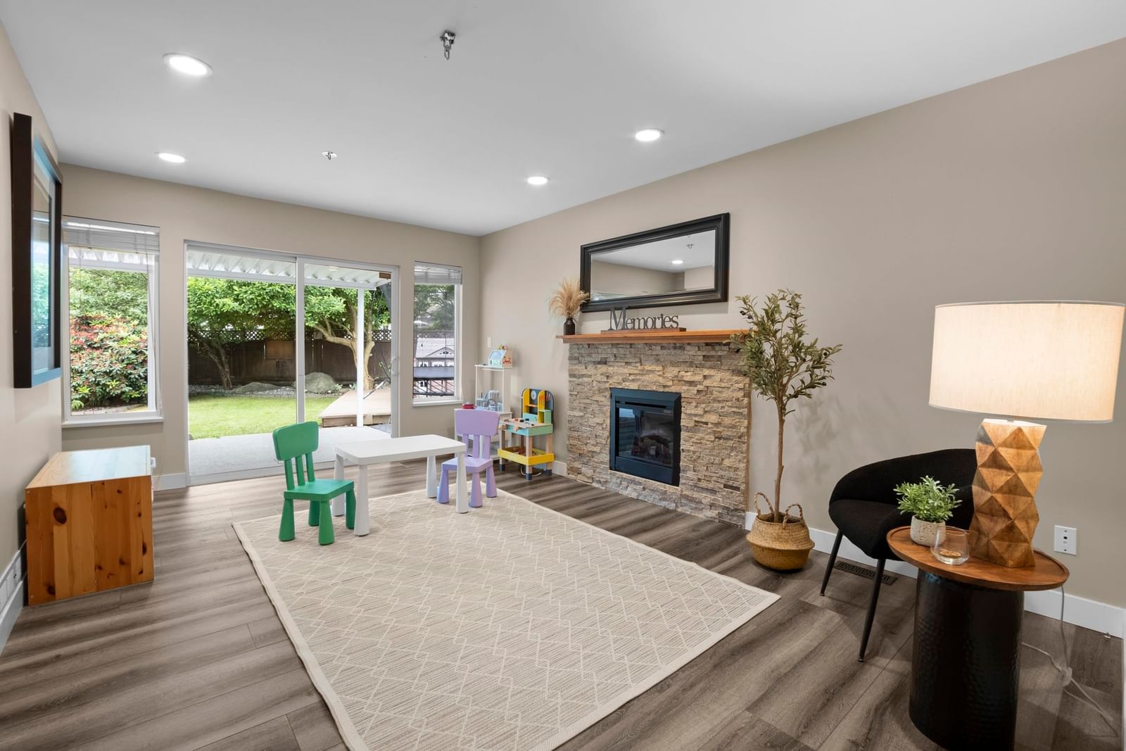 Listing Image 13