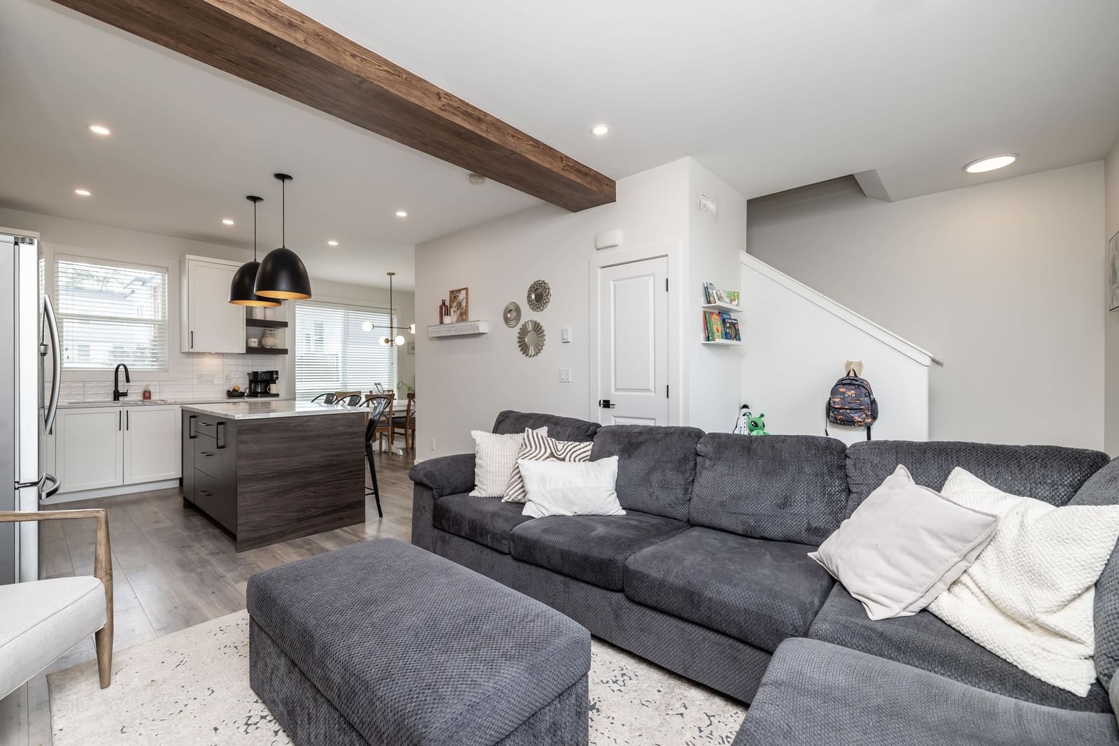 Listing Image 15