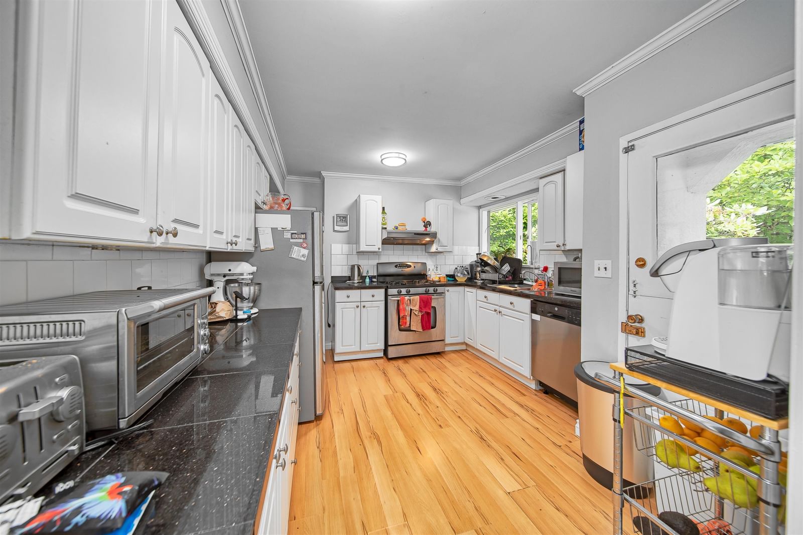 Listing Image 6