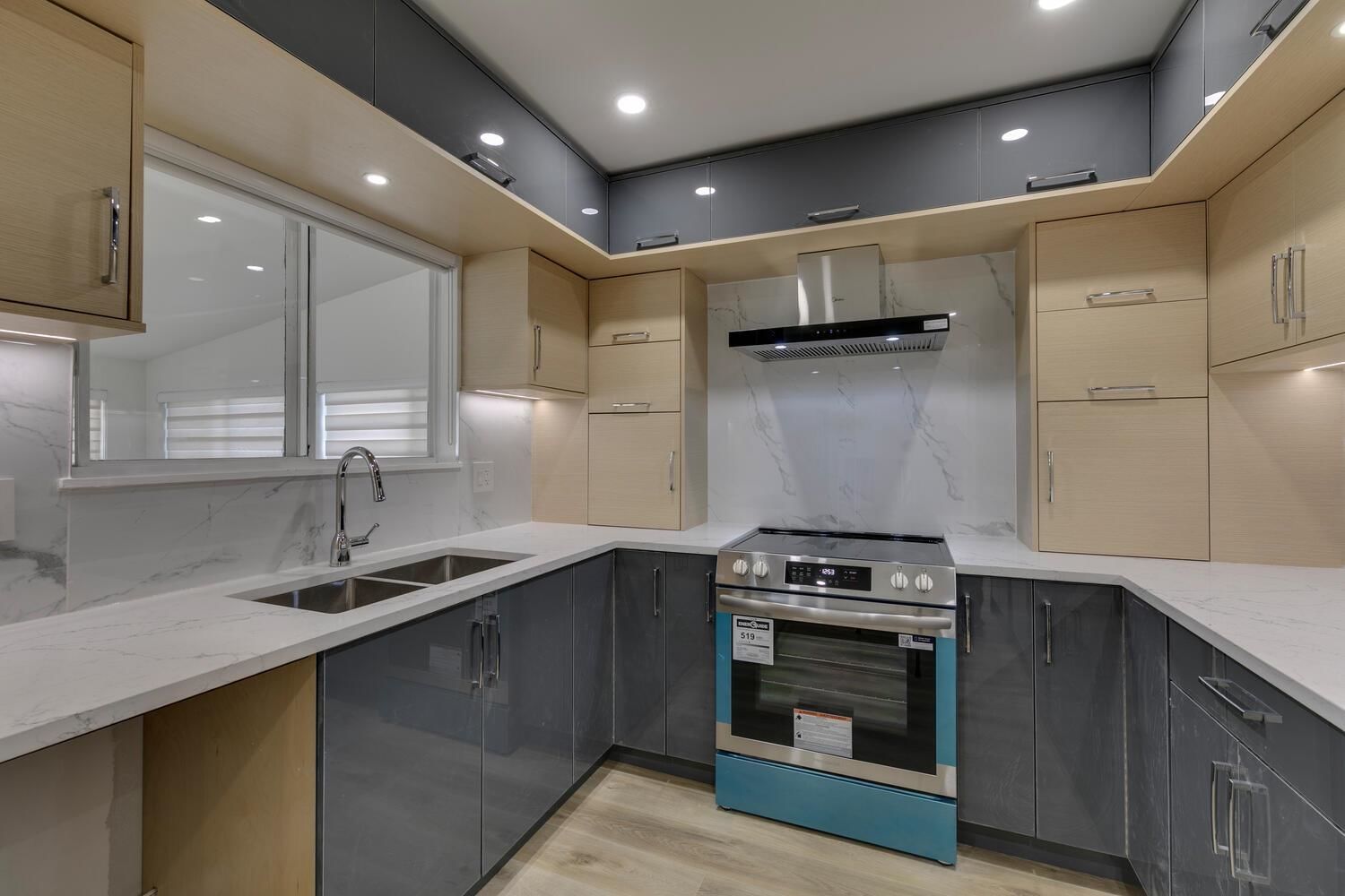 Listing Image 9