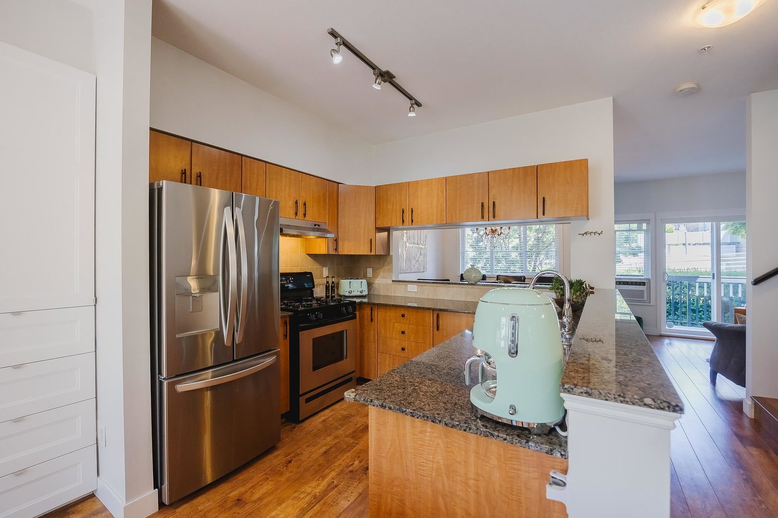 Listing Image 5