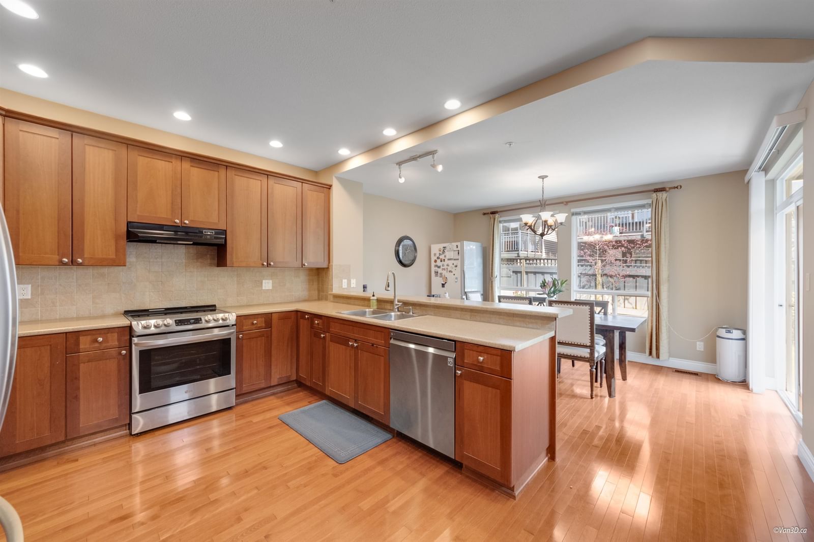 Listing Image 14