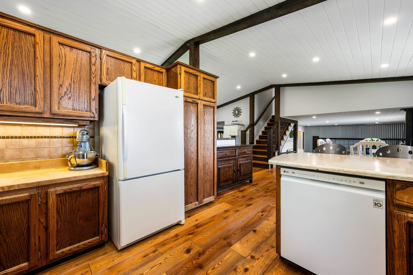 Listing Image 19