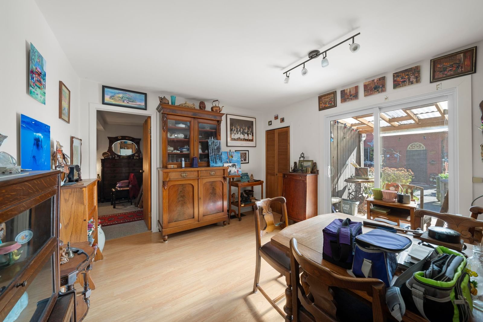 Listing Image 15