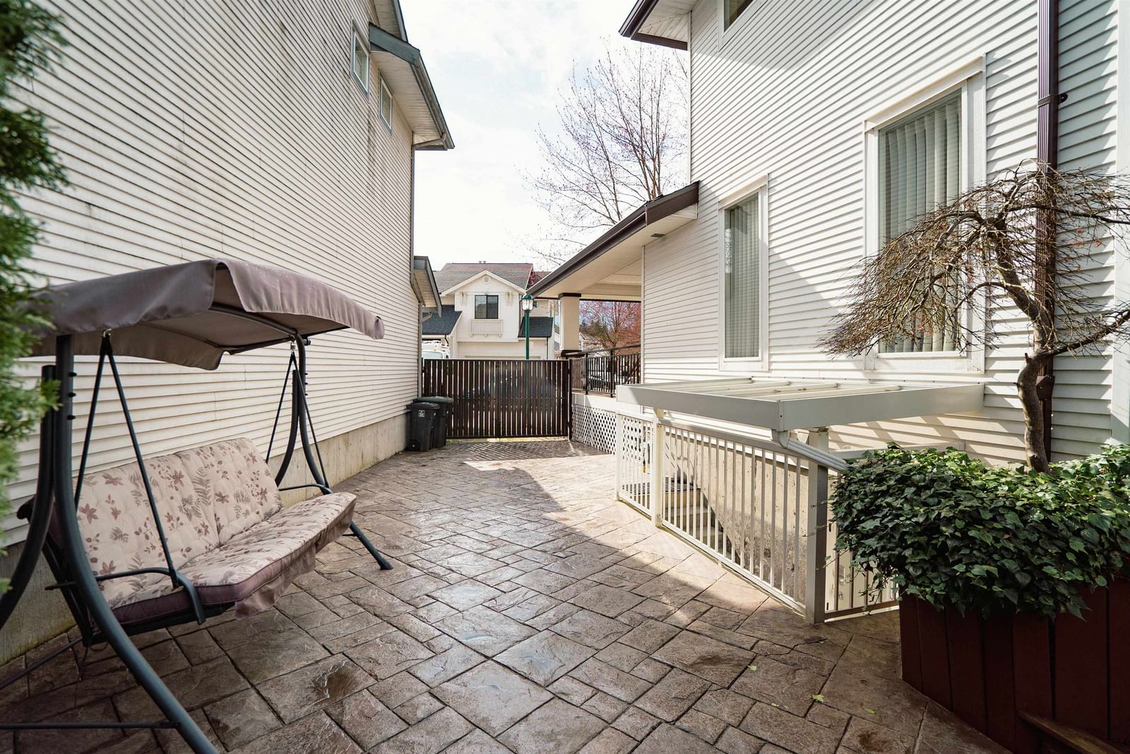 Listing Image 17