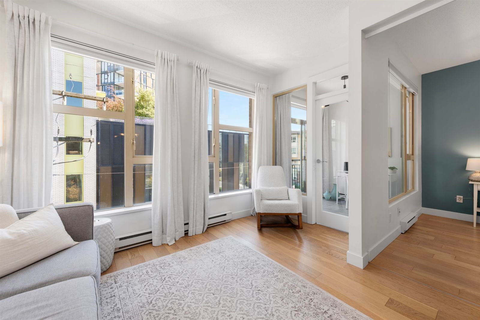 Listing Image 10