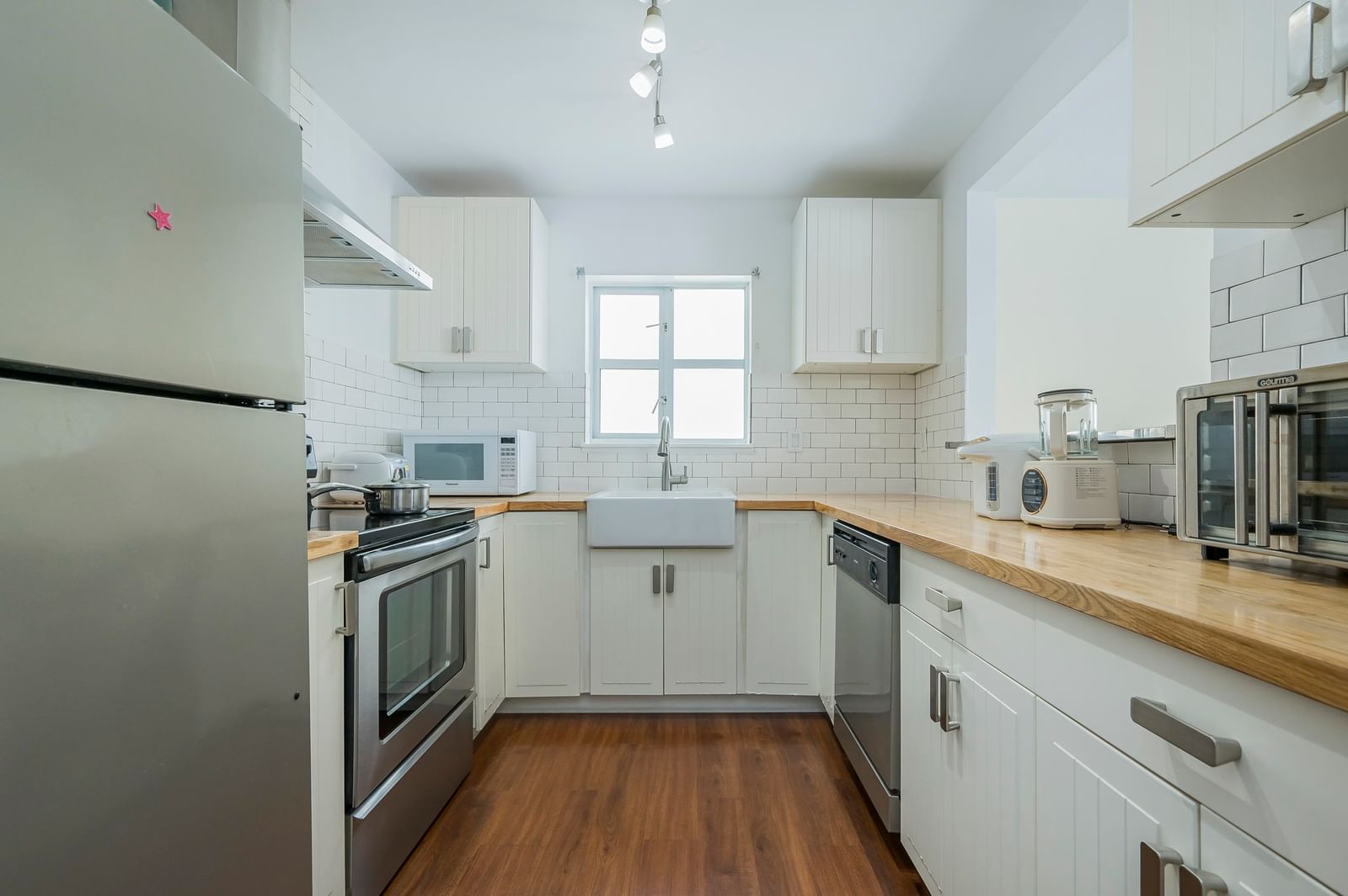 Listing Image 14