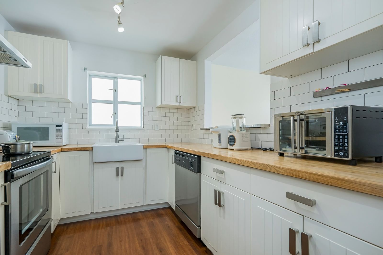 Listing Image 15
