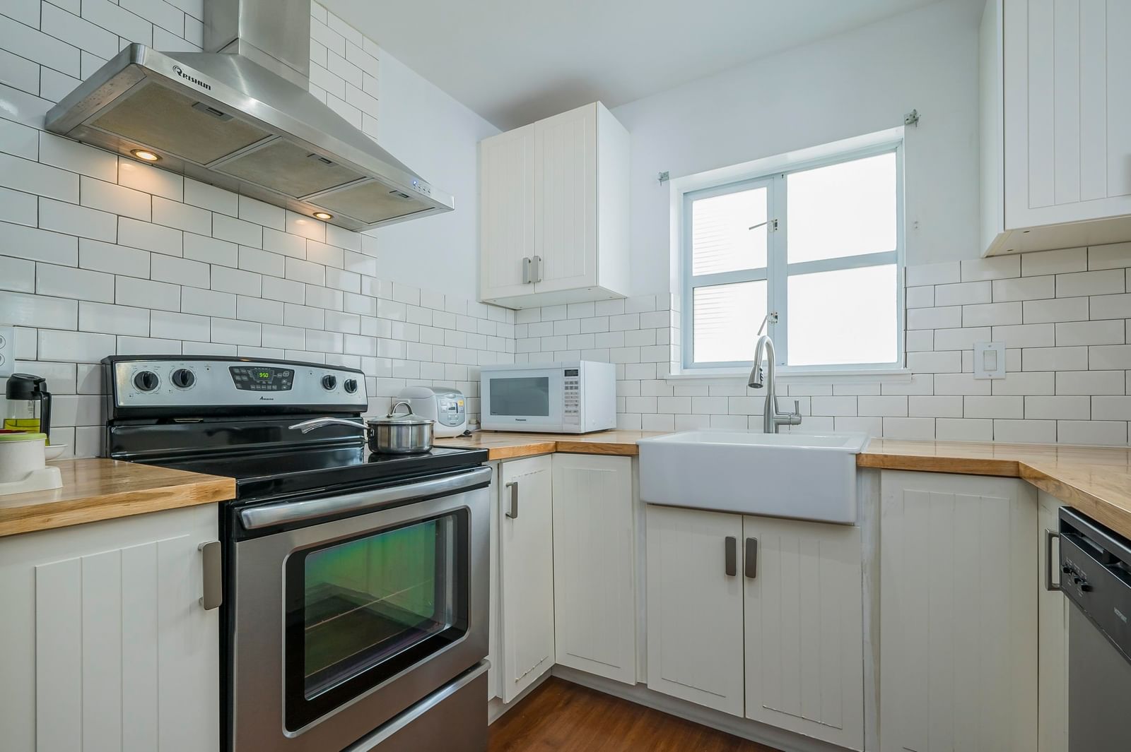 Listing Image 16