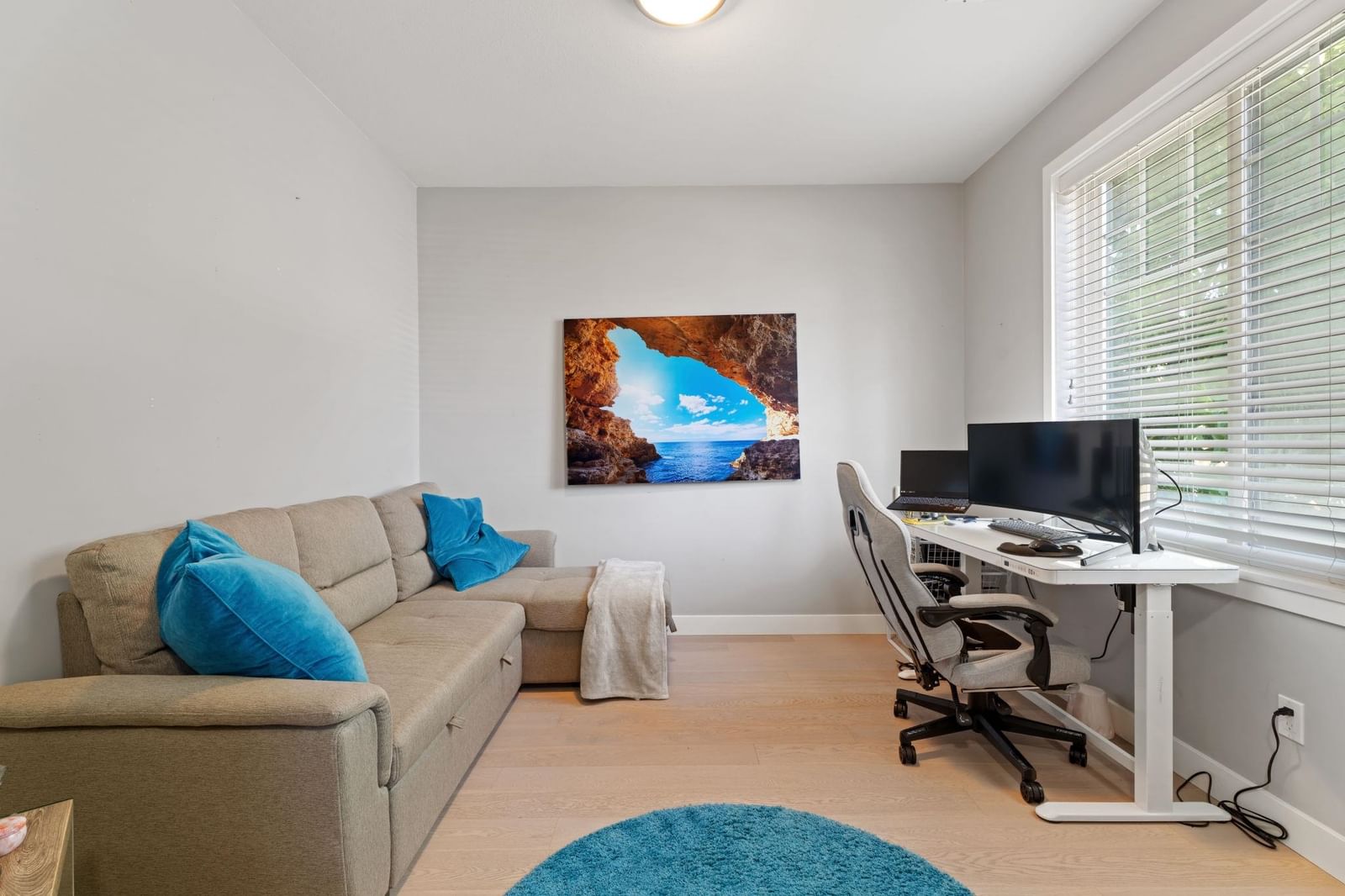 Listing Image 5