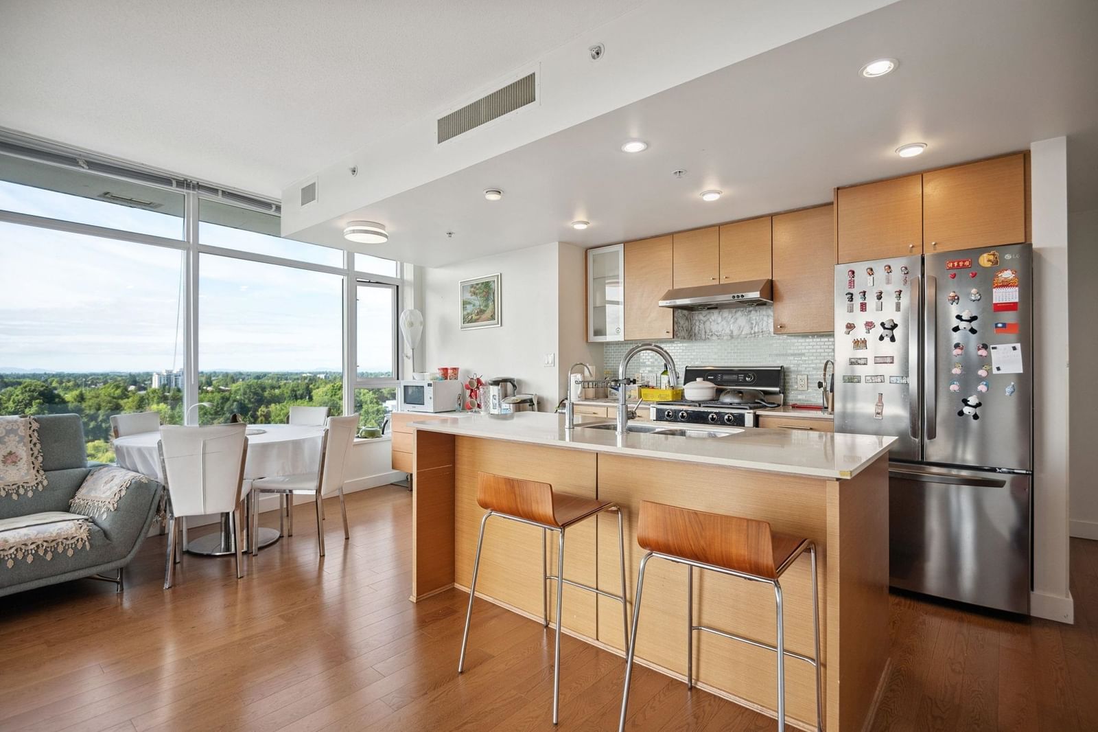 Listing Image 15