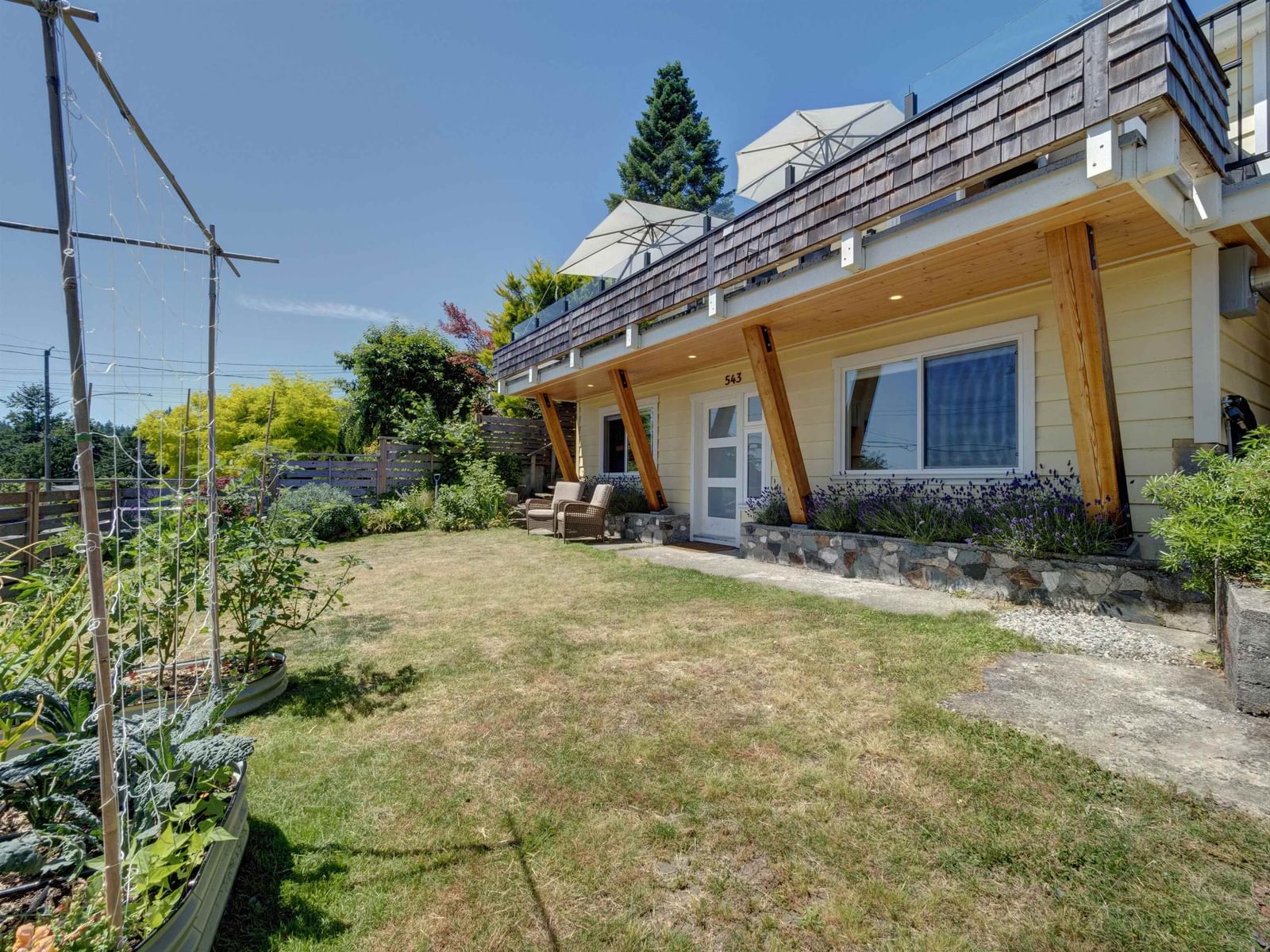 Listing photo 4