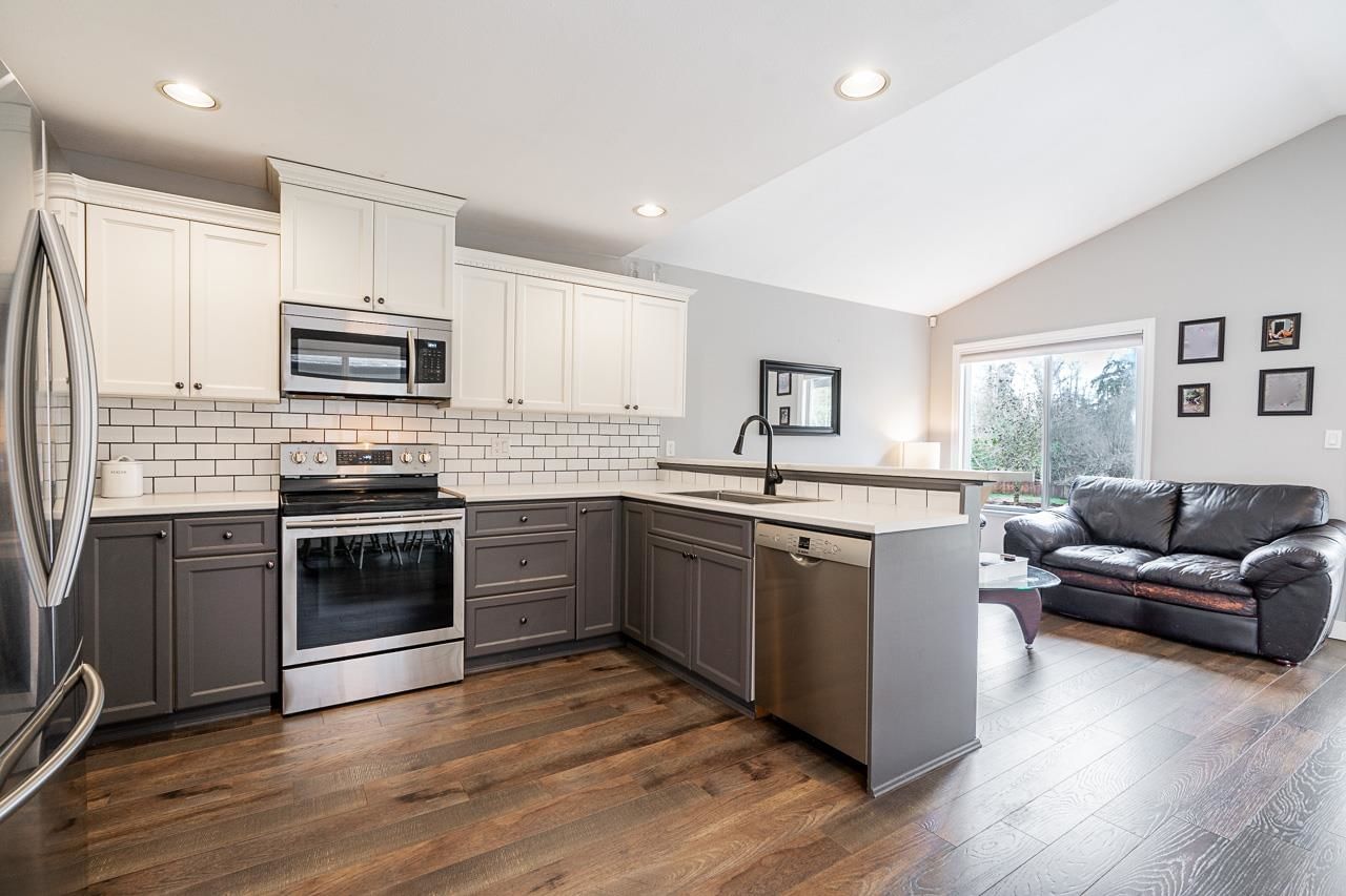 Listing Image 12
